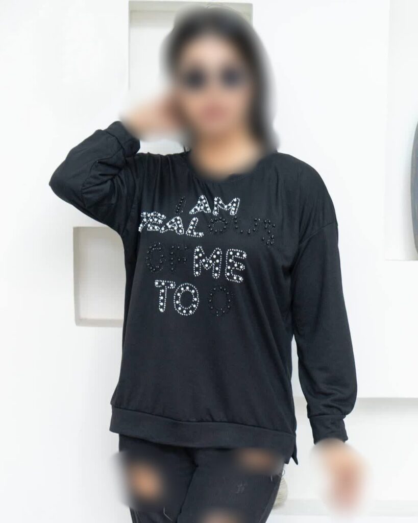 بلوز زنانه نگین مروارید حروف
